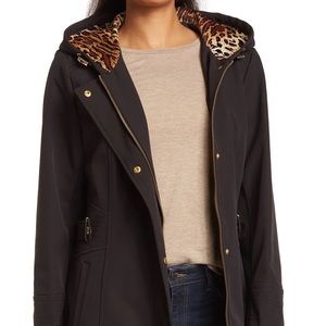 Black Via Spriga Light Rain Coat with Cheetah Lining